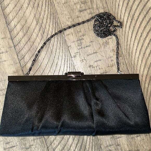 Luxe Tufted Satin Clutch w/17” drop. Security clasp Driver’s license 🪪 slot - Picture 4 of 17